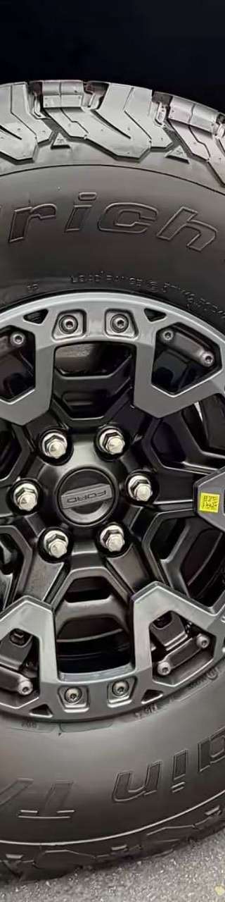 2026 Ford F-150 Raptor R thumbnail 5