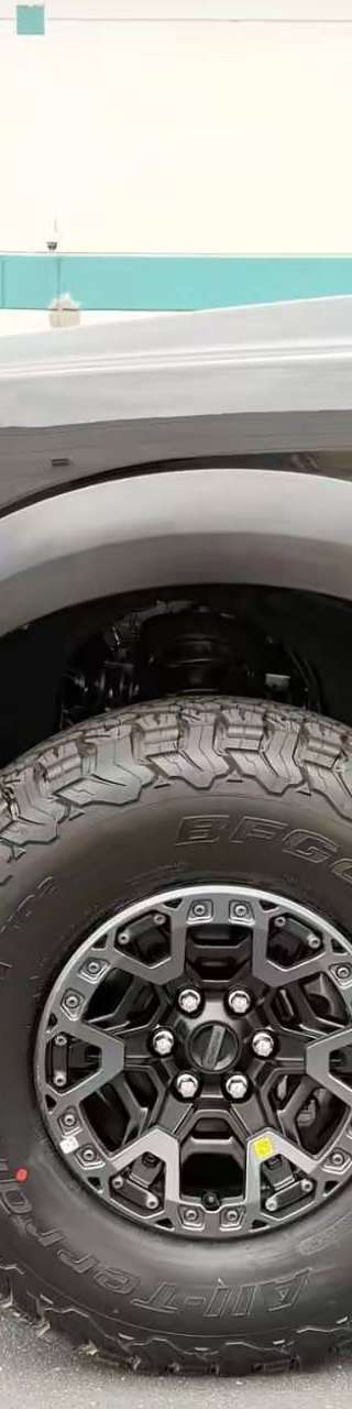 2026 Ford F-150 Raptor R thumbnail 6