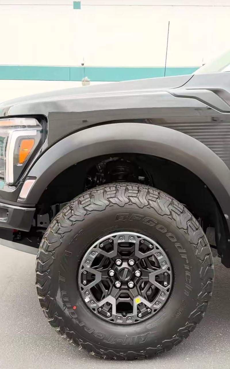 2026 Ford F-150 Raptor R 6