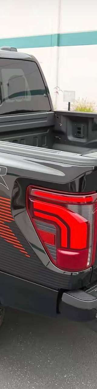 2026 Ford F-150 Raptor R thumbnail 7