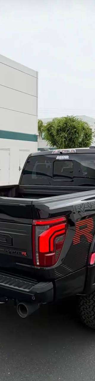 2026 Ford F-150 Raptor R thumbnail 14