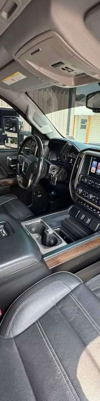 2017 GMC Sierra 2500HD Denali thumbnail 2