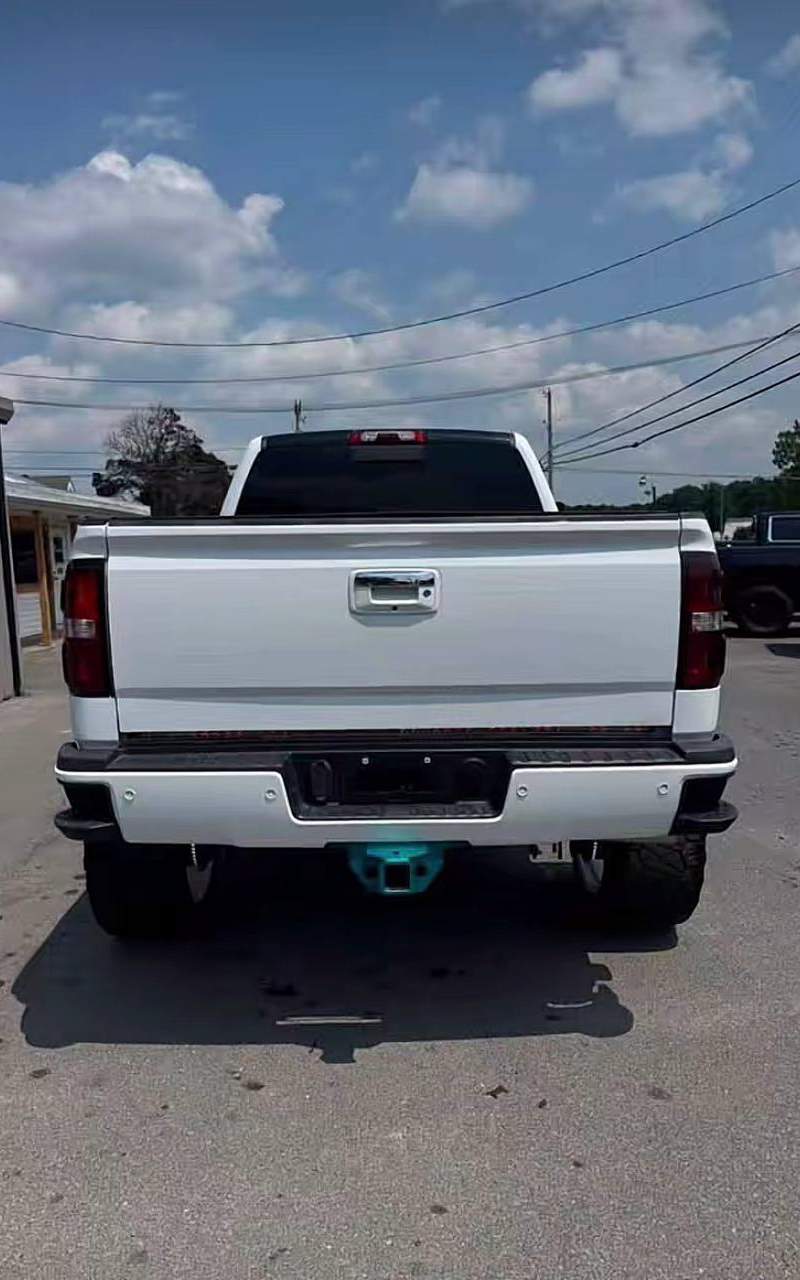 2017 GMC Sierra 2500HD Denali 9