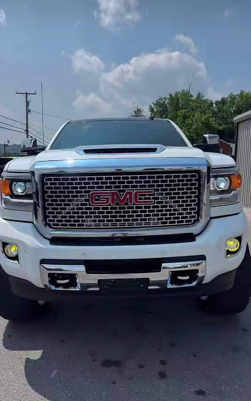 2017 GMC Sierra 2500HD Denali 13