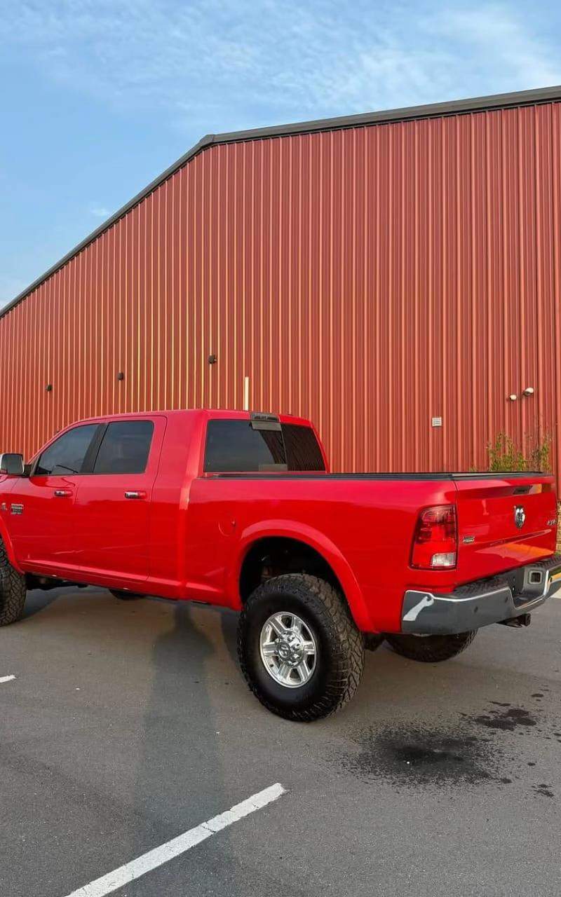 2011 Ram 3500 Laramie mega cab 3