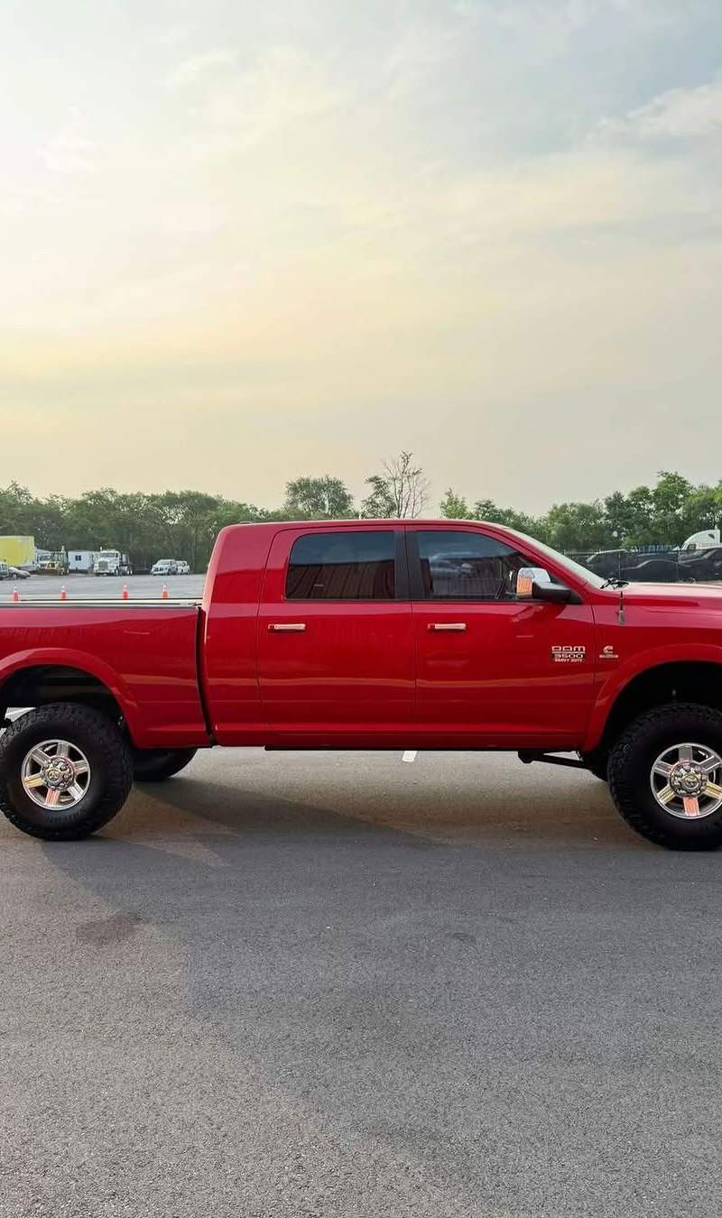 2011 Ram 3500 Laramie mega cab 4
