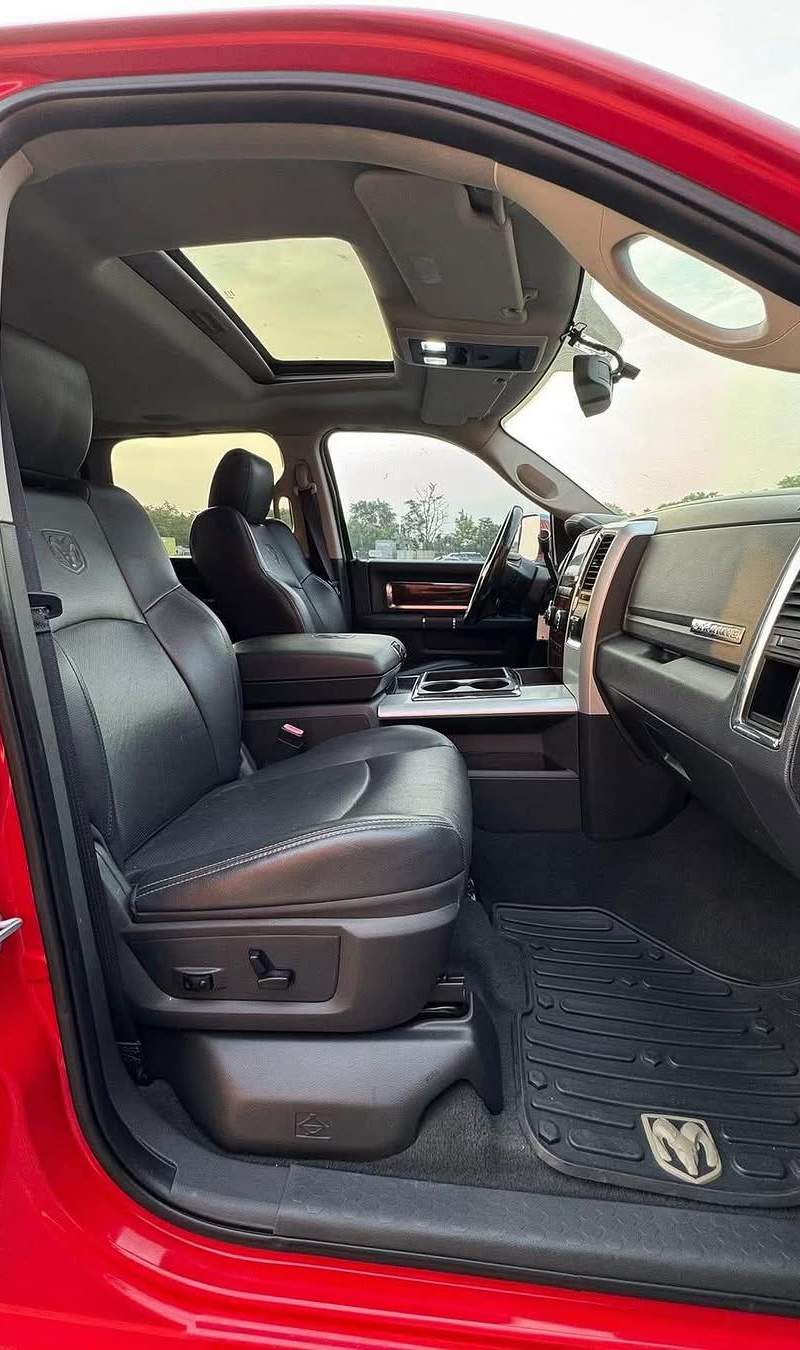2011 Ram 3500 Laramie mega cab 7