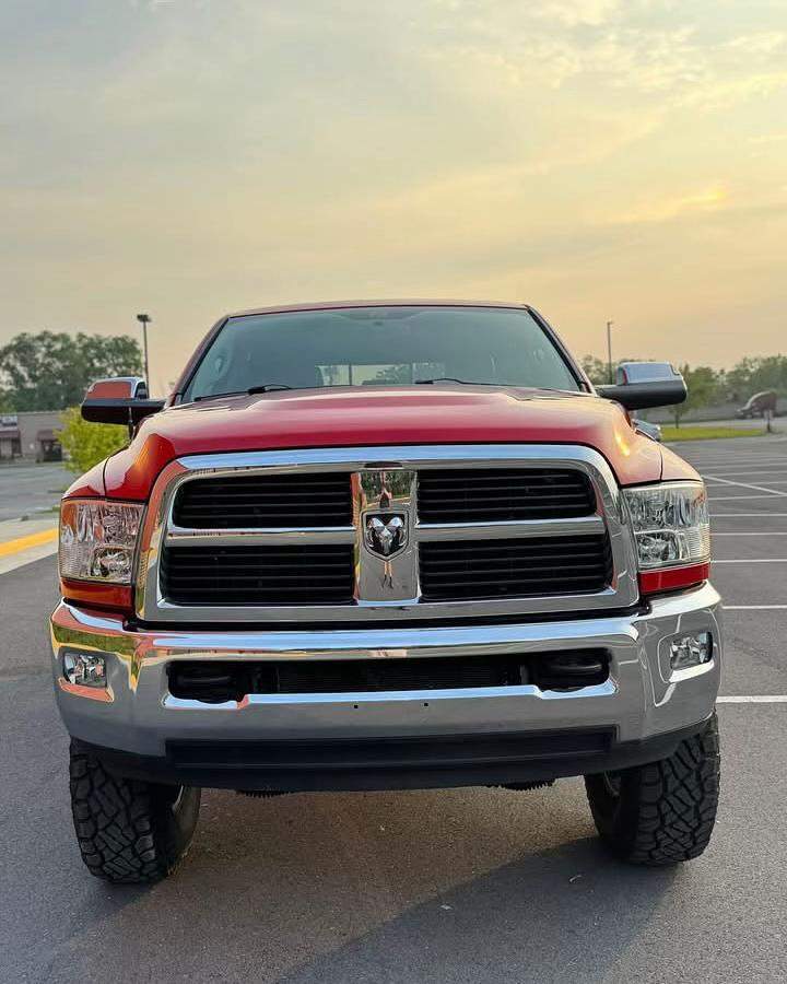 2011 Ram 3500 Laramie mega cab 9