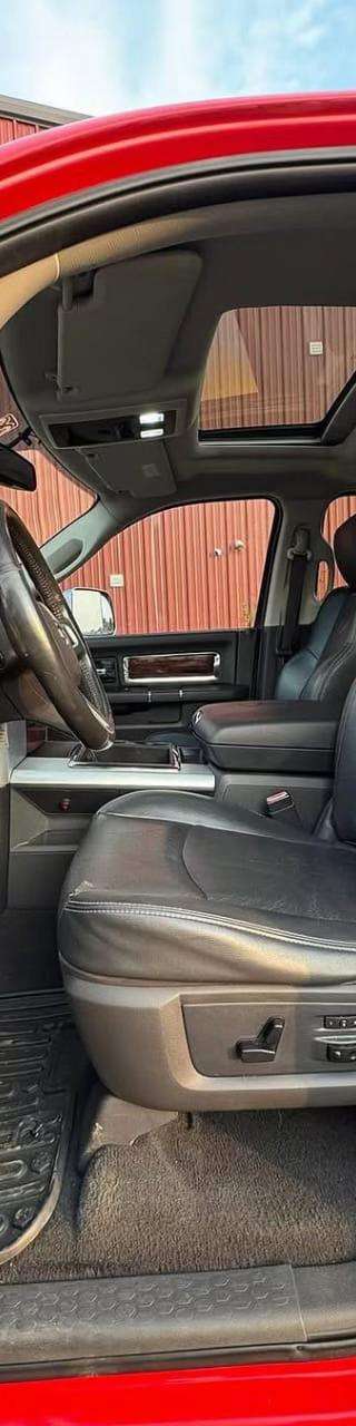 2011 Ram 3500 Laramie mega cab thumbnail 13
