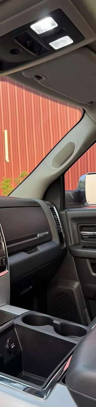 2011 Ram 3500 Laramie mega cab thumbnail 16