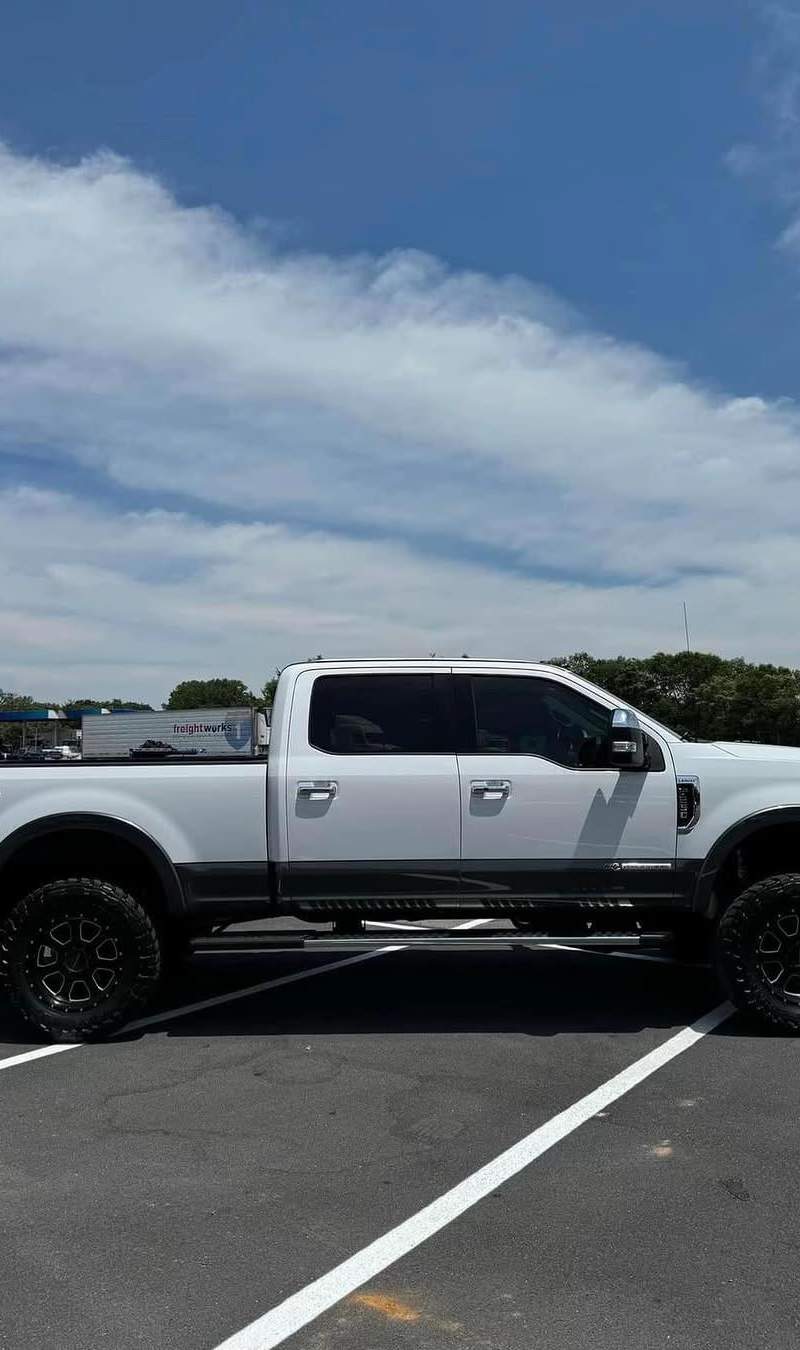 2017 Ford F-250 Super Duty Lariat Ultimate 3
