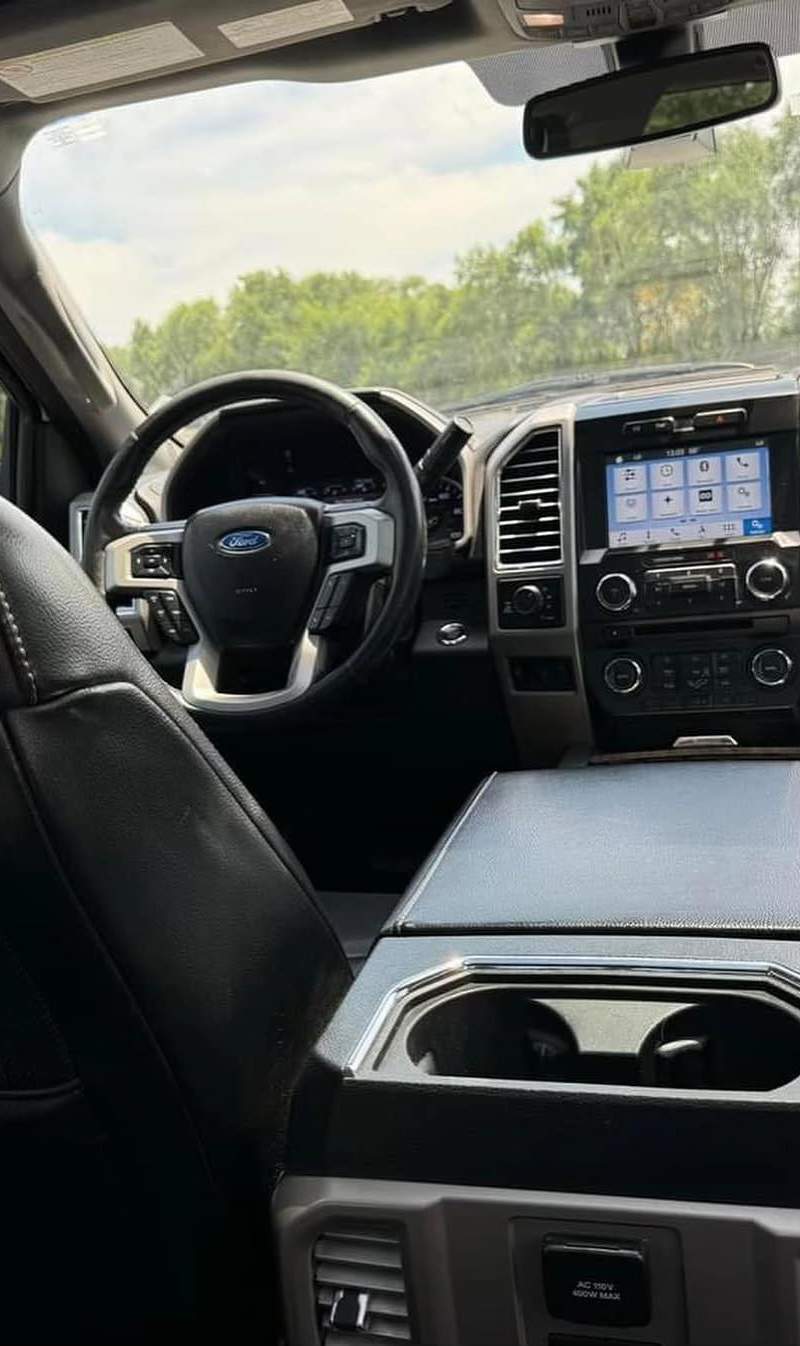 2017 Ford F-250 Super Duty Lariat Ultimate 6