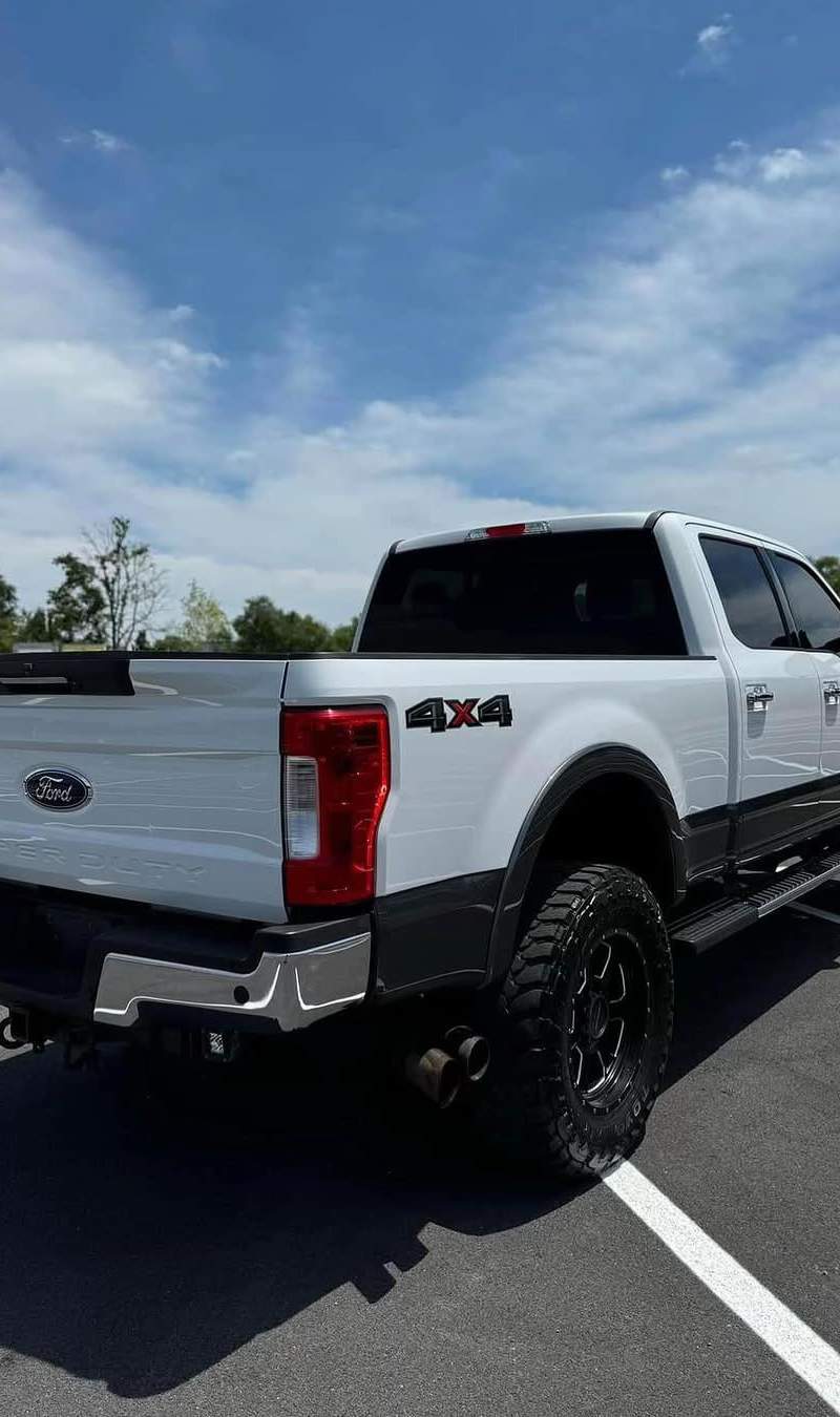 2017 Ford F-250 Super Duty Lariat Ultimate 11