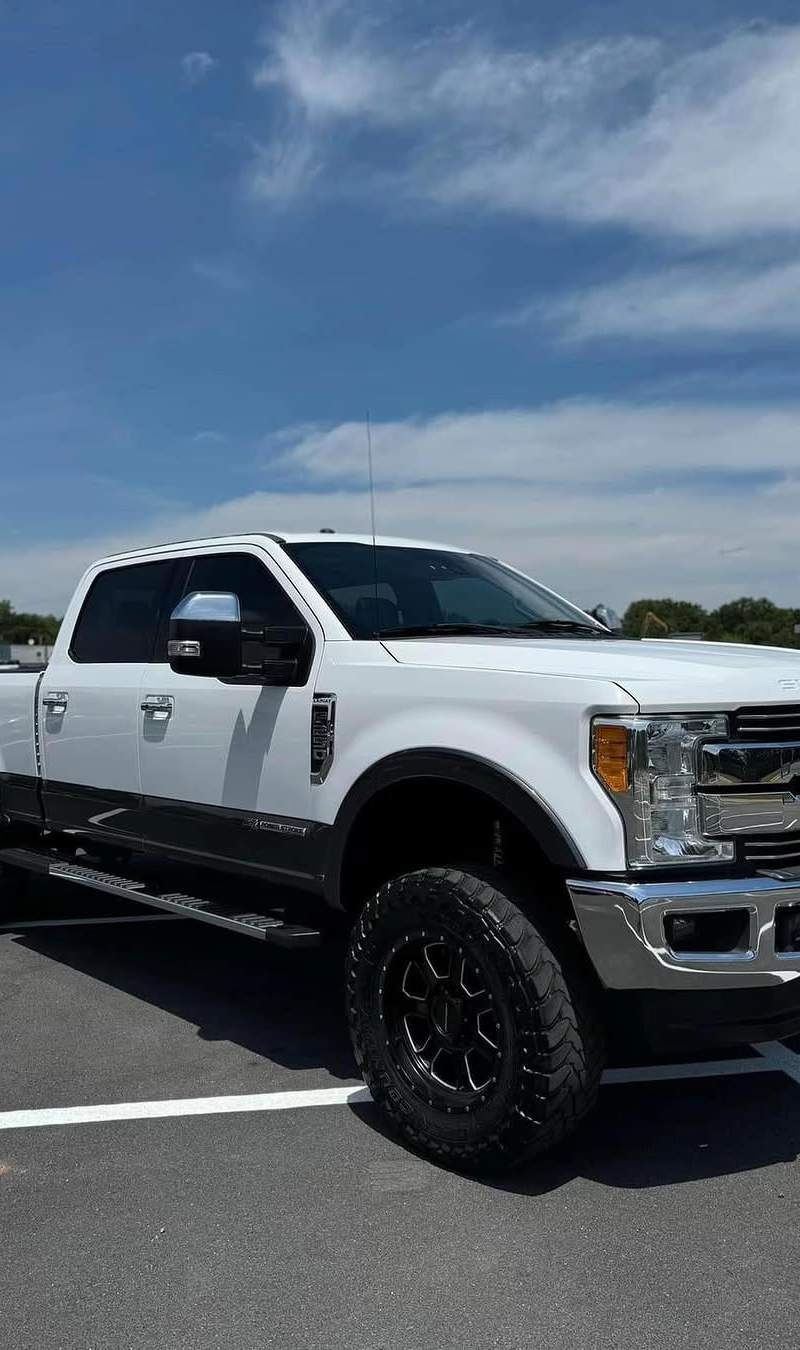 2017 Ford F-250 Super Duty Lariat Ultimate 12