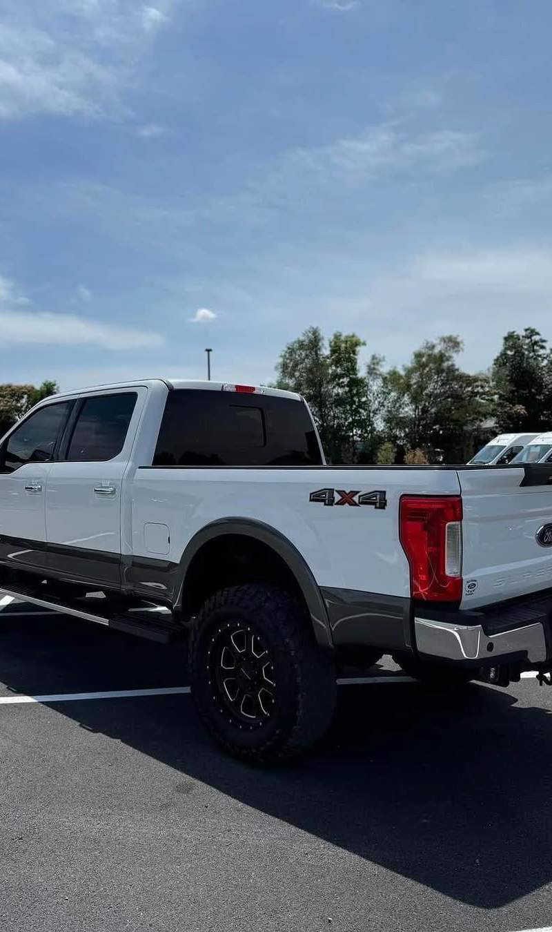 2017 Ford F-250 Super Duty Lariat Ultimate 13
