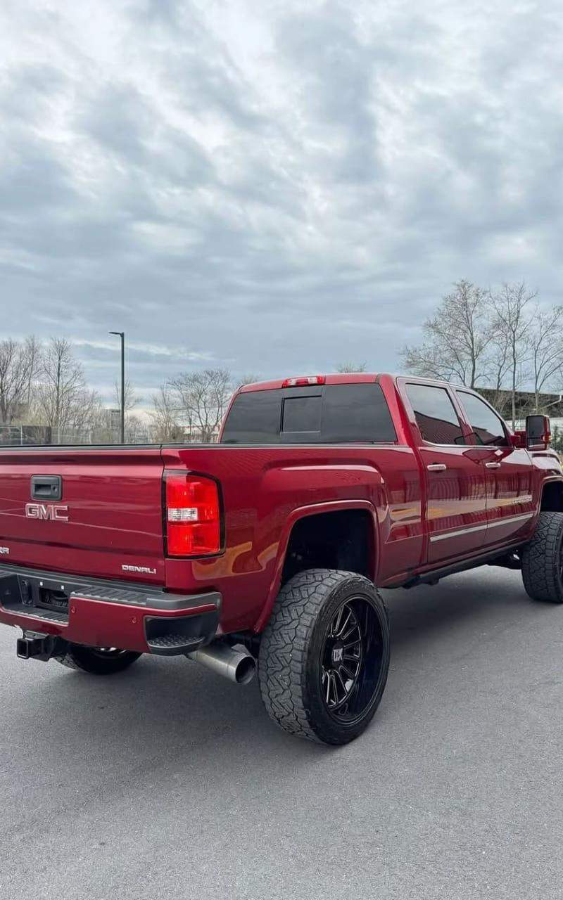 2018 GMC Sierra 2500HD Denali 2