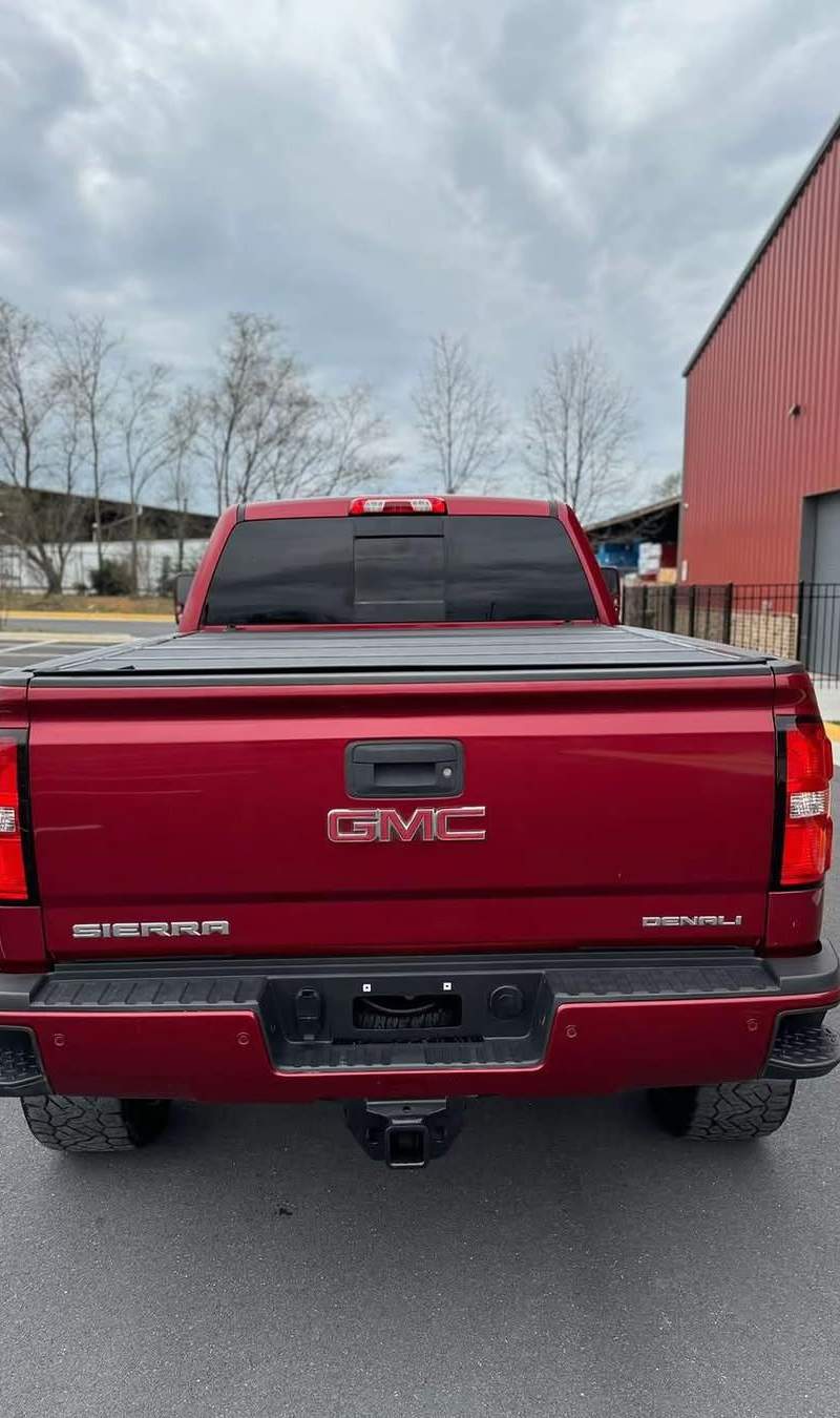 2018 GMC Sierra 2500HD Denali 12