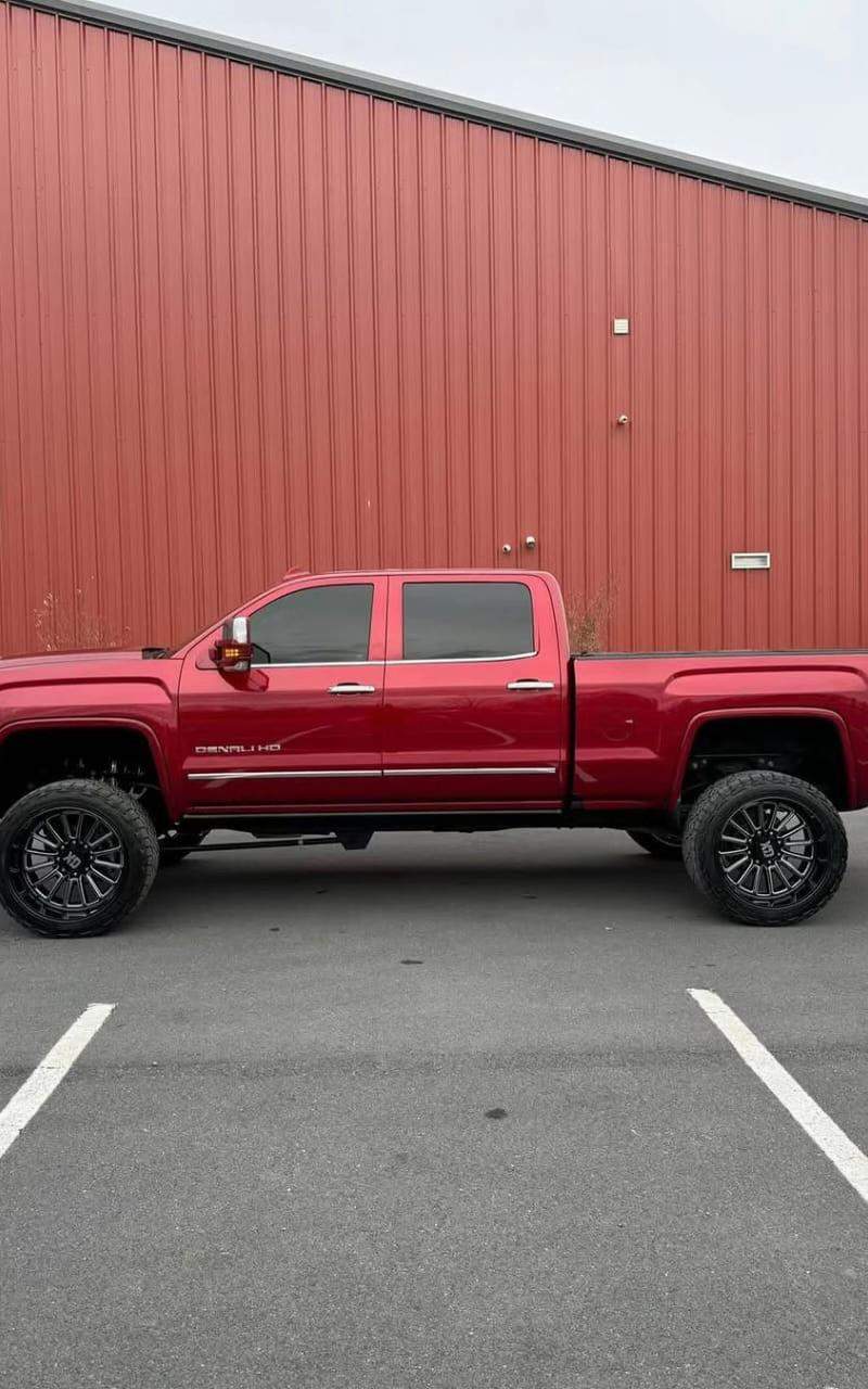 2018 GMC Sierra 2500HD Denali 18