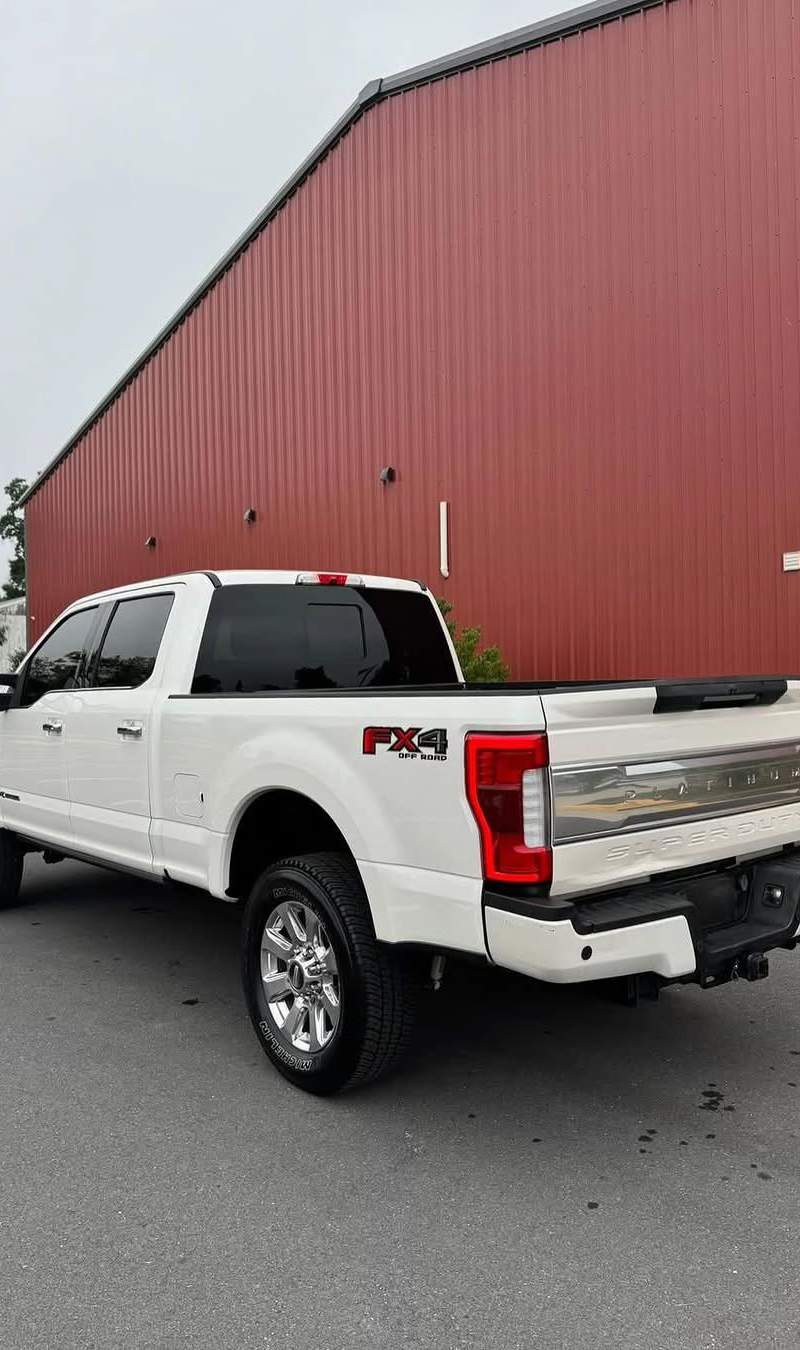2017 Ford F-250 Super Duty Platinum 3