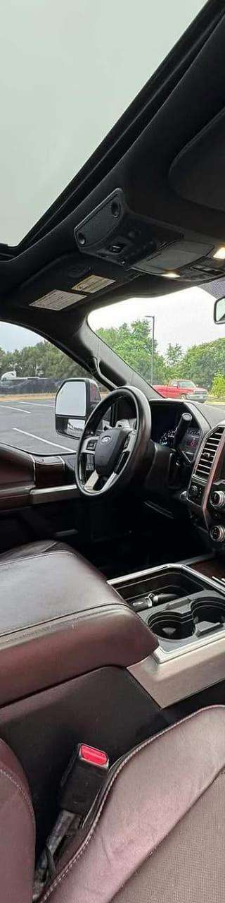 2017 Ford F-250 Super Duty Platinum thumbnail 8