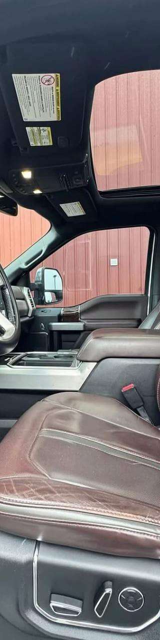 2017 Ford F-250 Super Duty Platinum thumbnail 11