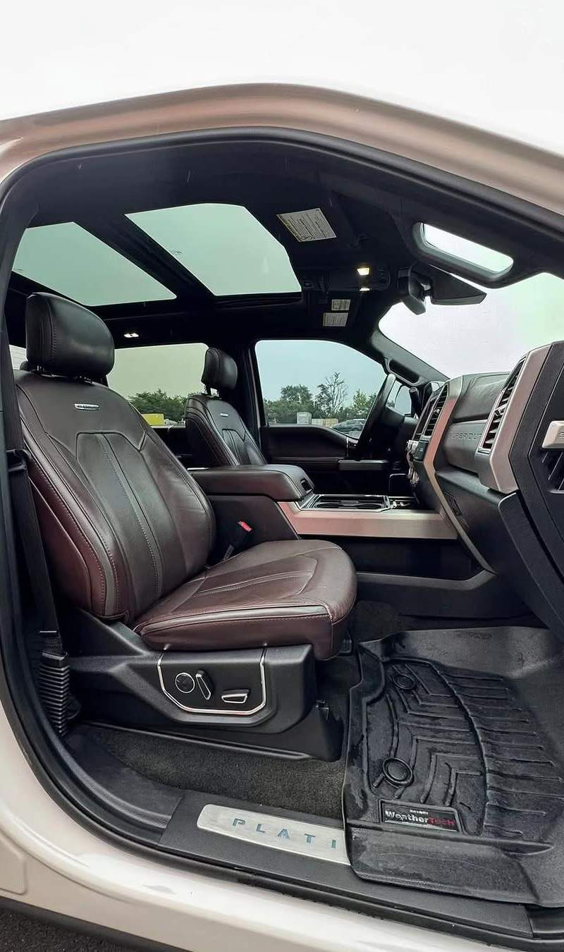 2017 Ford F-250 Super Duty Platinum 13