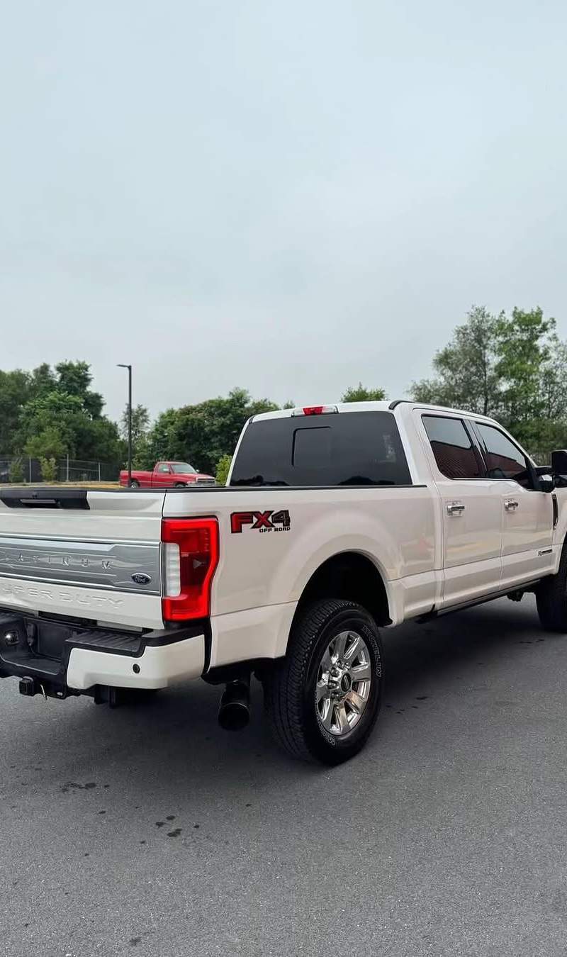 2017 Ford F-250 Super Duty Platinum 14