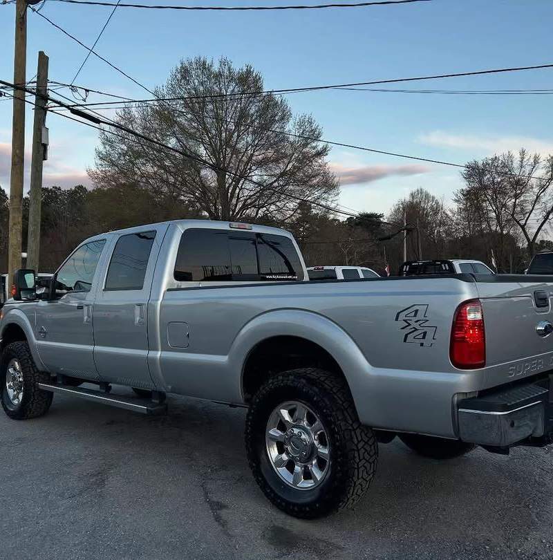 2015 Ford F-350 Super Duty Lariat 2