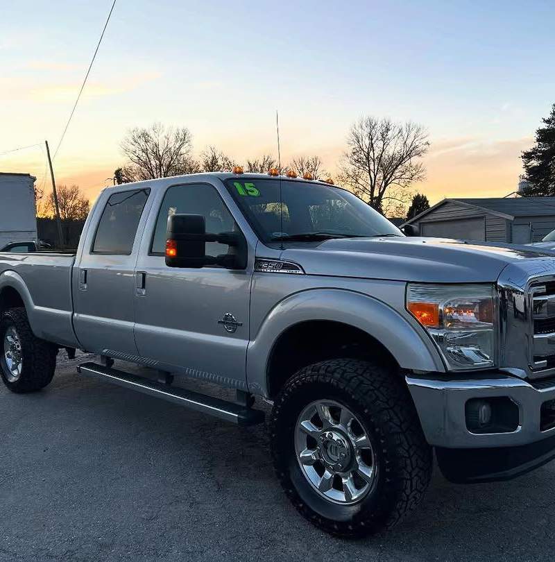 2015 Ford F-350 Super Duty Lariat 3