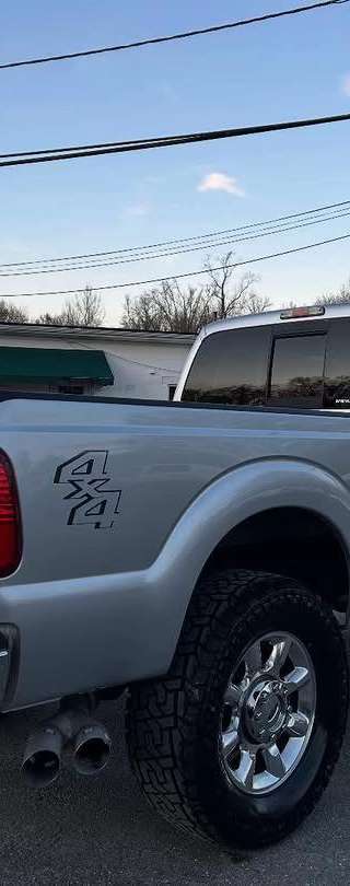 2015 Ford F-350 Super Duty Lariat thumbnail 7