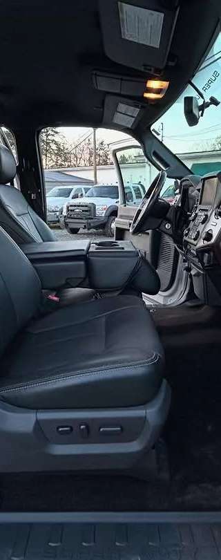 2015 Ford F-350 Super Duty Lariat thumbnail 8