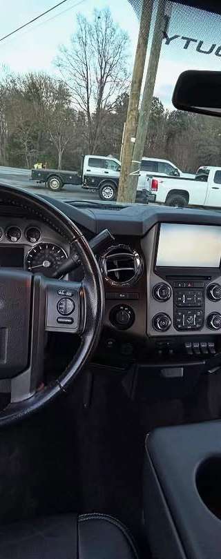 2015 Ford F-350 Super Duty Lariat thumbnail 9