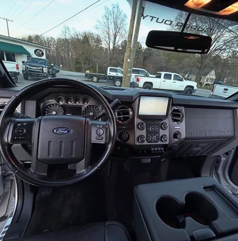 2015 Ford F-350 Super Duty Lariat 9