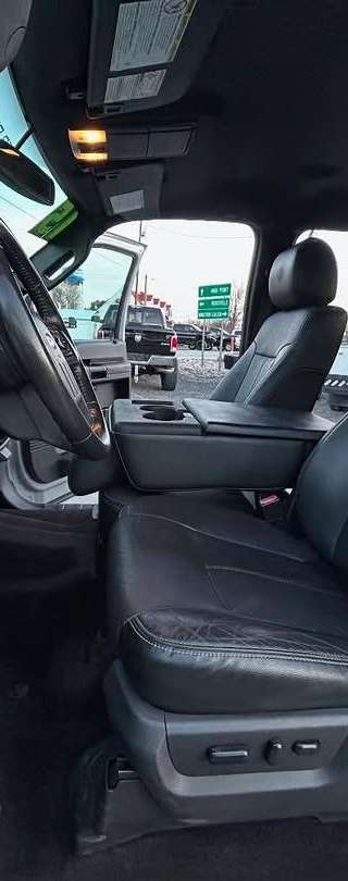 2015 Ford F-350 Super Duty Lariat thumbnail 10