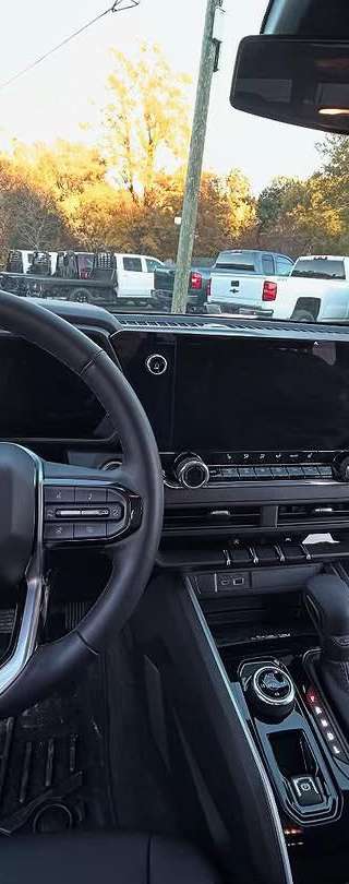 2025 Chevrolet Colorado Trail Boss 4x4 thumbnail 3