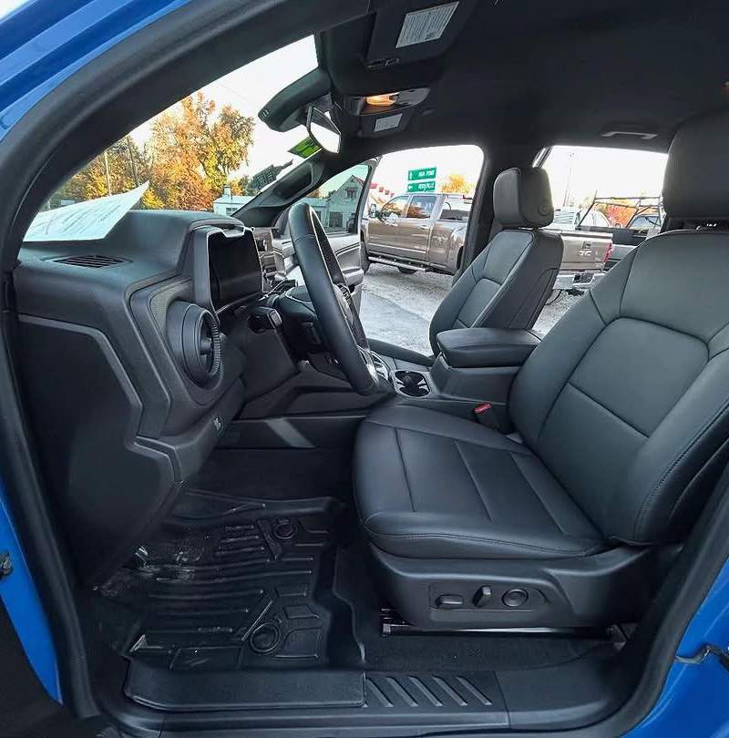 2025 Chevrolet Colorado Trail Boss 4x4 9