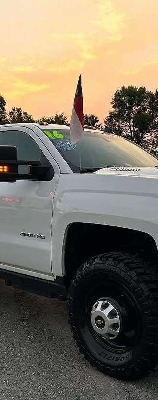 2016 Chevrolet Silverado 3500HD Duramax thumbnail 2