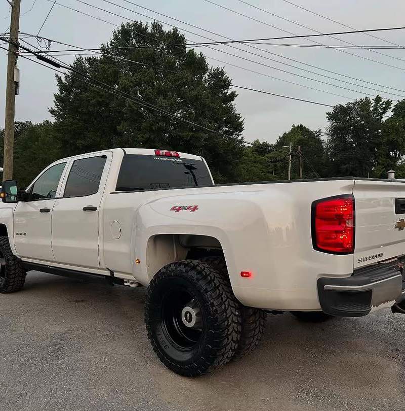 2016 Chevrolet Silverado 3500HD Duramax 7