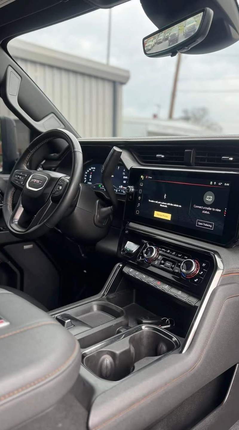 2024 GMC Sierra HD AT4 5