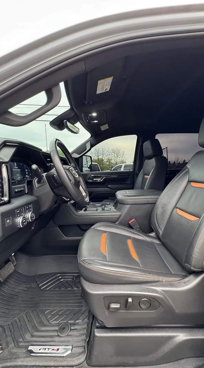 2024 GMC Sierra HD AT4 9