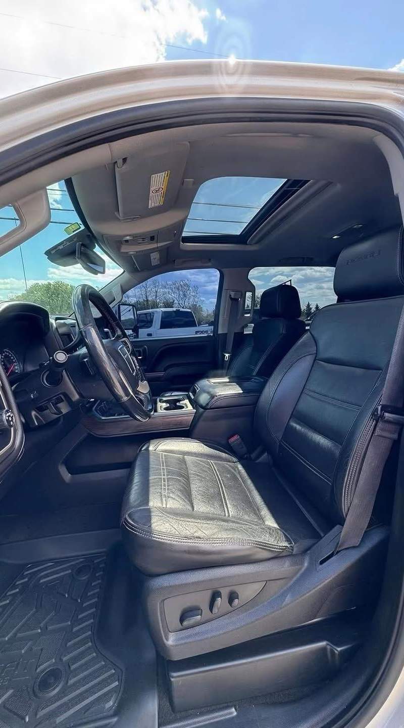 2018 GMC Sierra 2500HD Denali 9
