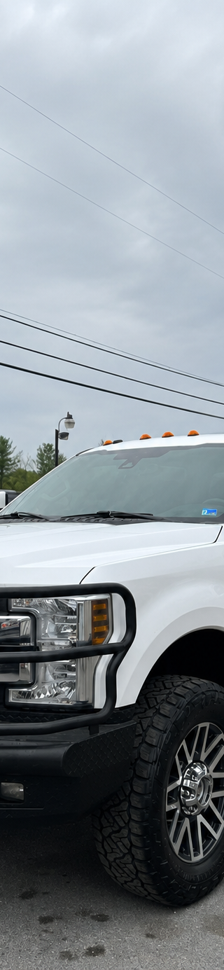 2018 Ford F-250 Super Duty Lariat thumbnail 1