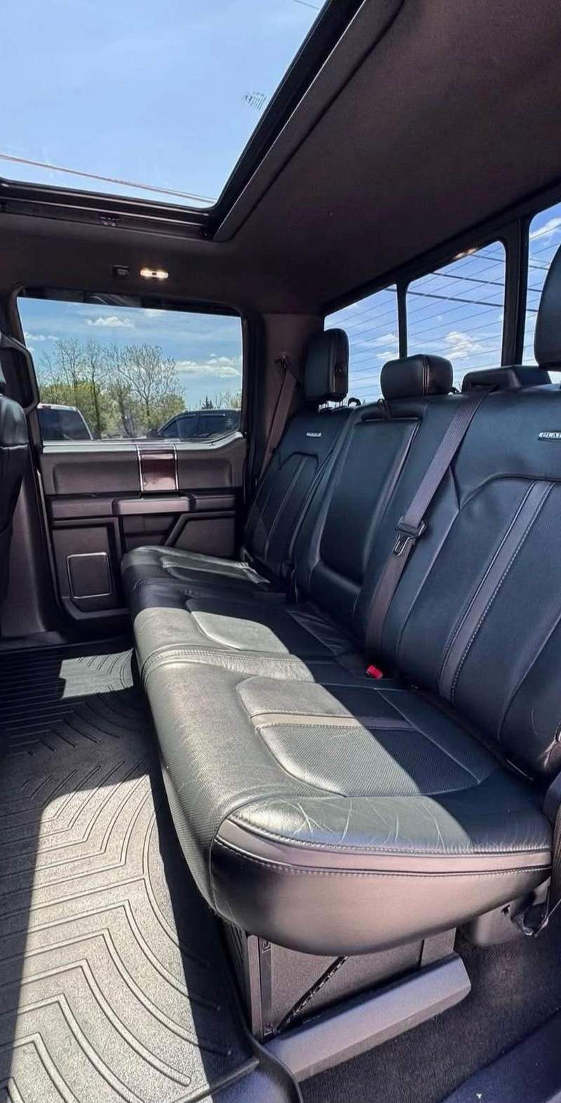 2017 Ford F-250 Super Duty Platinum  8