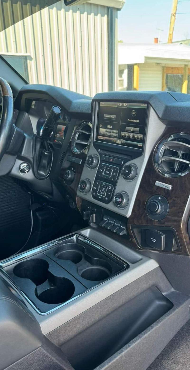 2016 Ford F-350 Super Duty Platinum CCLB 13