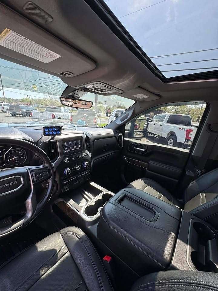 2021 GMC Sierra 2500HD Denali Ultimate 9