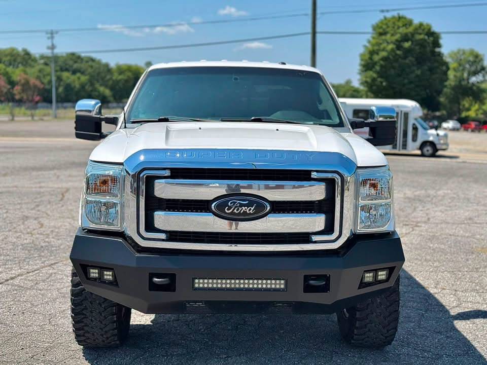 2011 ford F-250 Super Duty Lariat 4WD 1