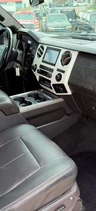 2011 ford F-250 Super Duty Lariat 4WD thumbnail 4