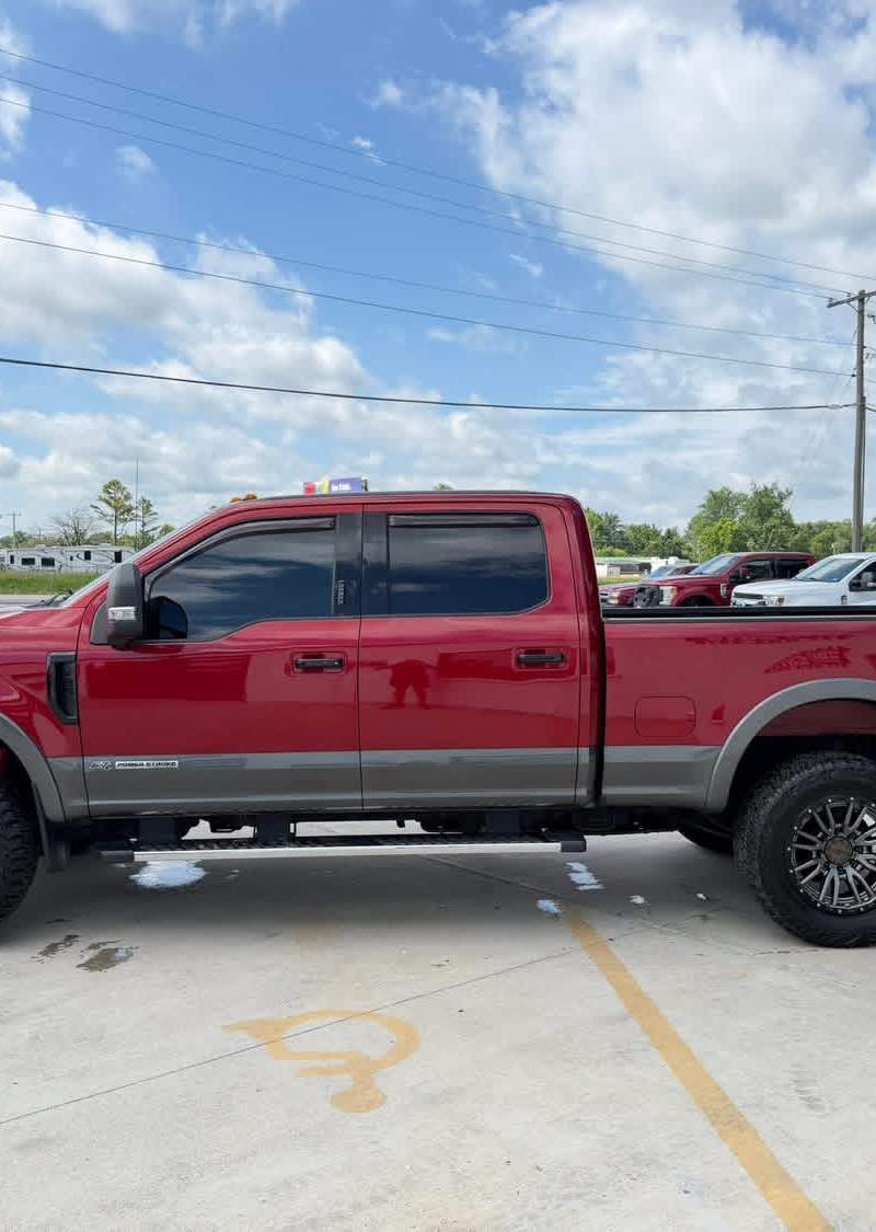 2017 ford F-250 Super Duty Lariat 2