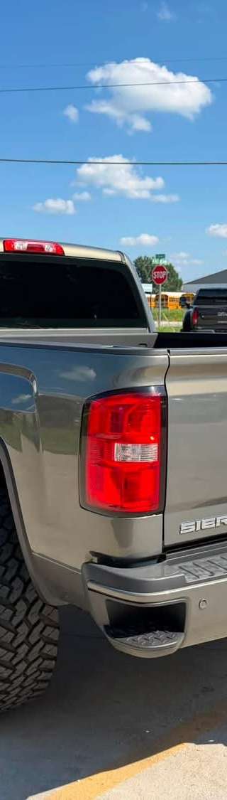 2017 gmc Sierra 2500HD Denali Denali thumbnail 2