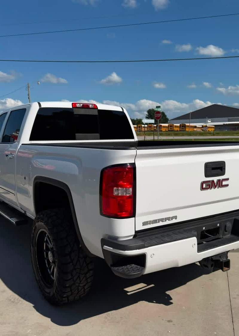 2019 gmc Sierra 2500HD Denali 4WD Crew Cab 3